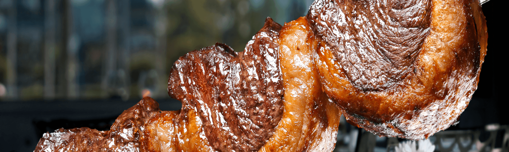 Eine Fleischspezialität am Spieß gegrillt