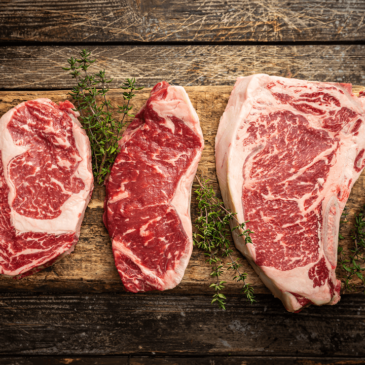 Eine Auswahl von drei rohen Fleischspezialitäten aus Uruguay